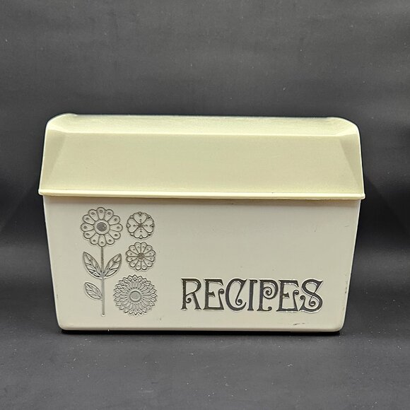 VTG 1970s Retro Flowers Beige Plastic Flip top Recipe Card Box ✨HP✨ - Picture 1 of 7